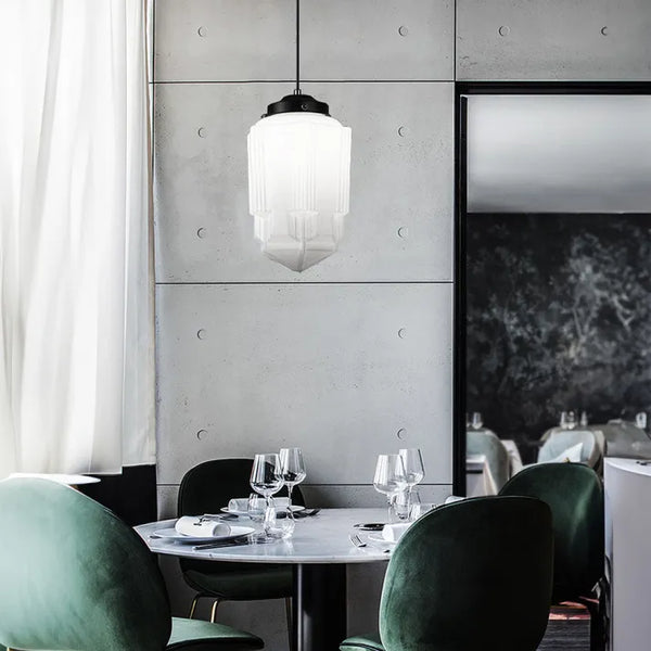 BrillLuma - Vintage Mælkehvidt Glas Geometrisk Krukke Vedhængslampe til Stilfuld Boligindretning