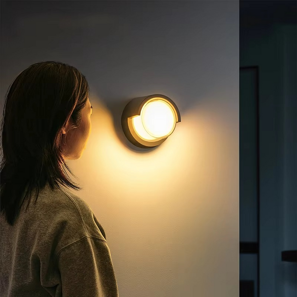 MotionGlo - Innovativ Udendørs Væglampe med Bevægelsessensor for Sikkerhed og Stil